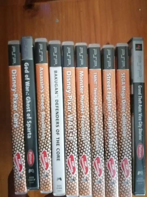 PSP gaming console E-1008 with 30+ games and 8GB memory card